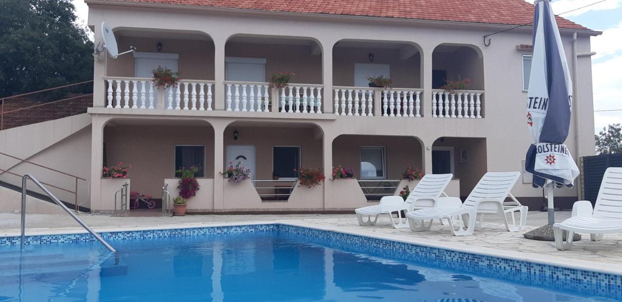 Apartment Elena Galovac  ภายนอก รูปภาพ