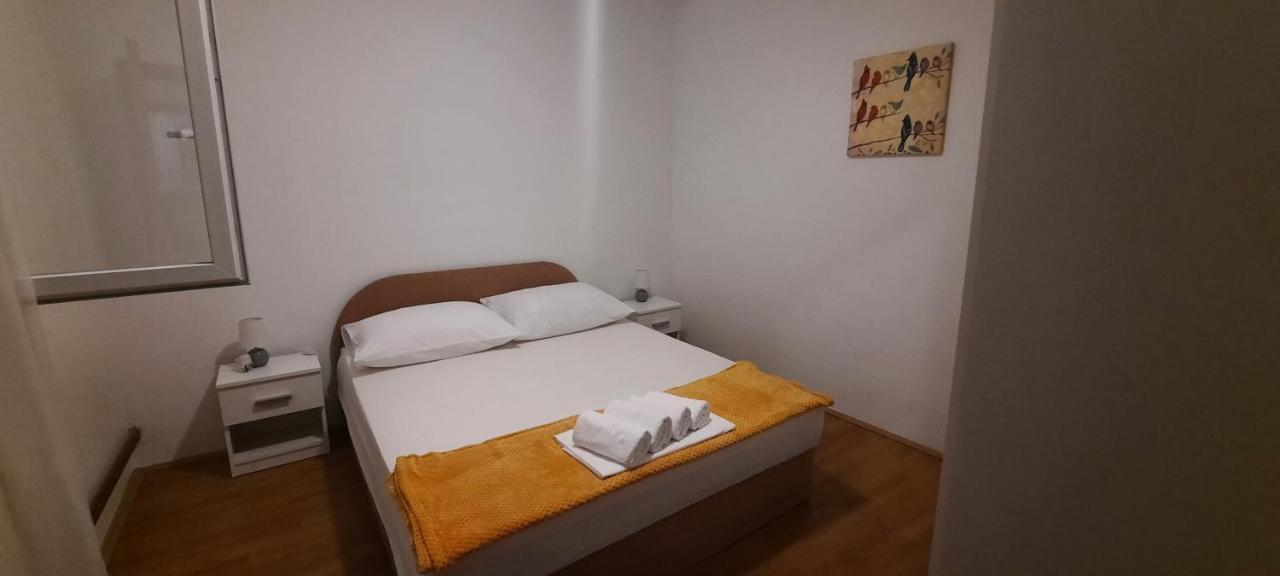 Apartment Elena Galovac  ภายนอก รูปภาพ