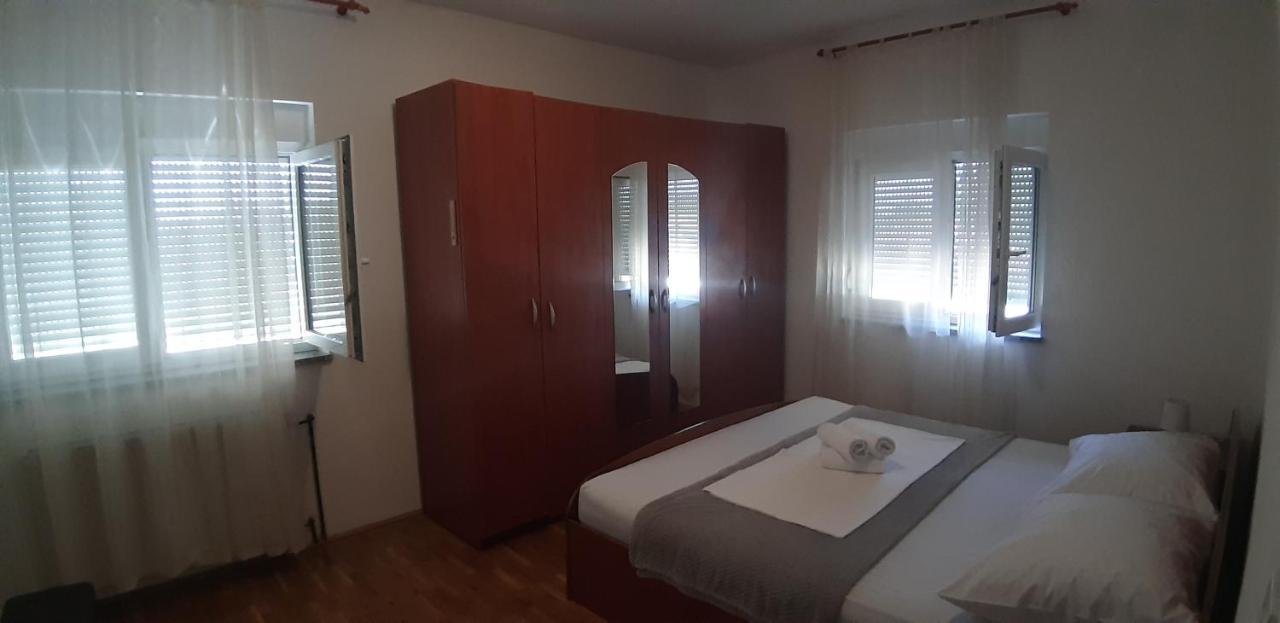 Apartment Elena Galovac  ภายนอก รูปภาพ