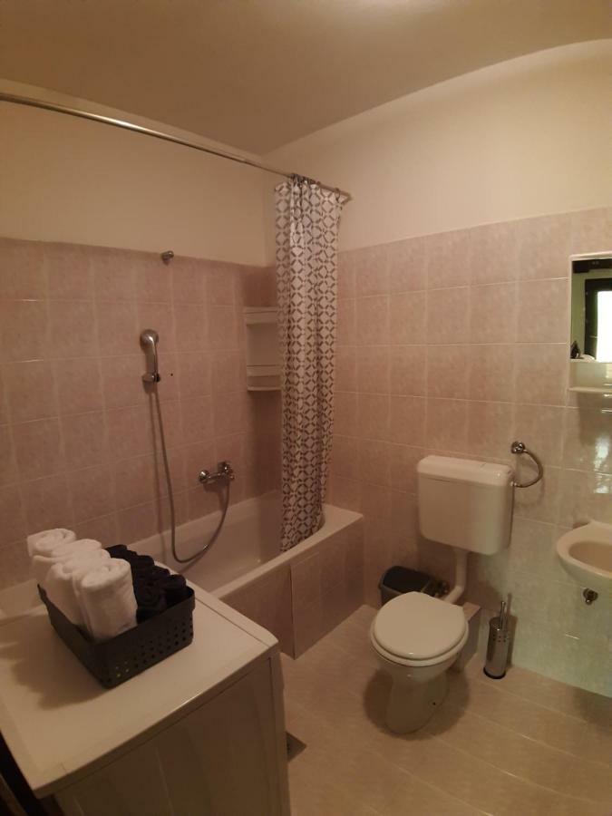 Apartment Elena Galovac  ภายนอก รูปภาพ