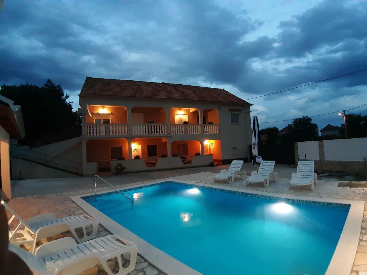 Apartment Elena Galovac  ภายนอก รูปภาพ